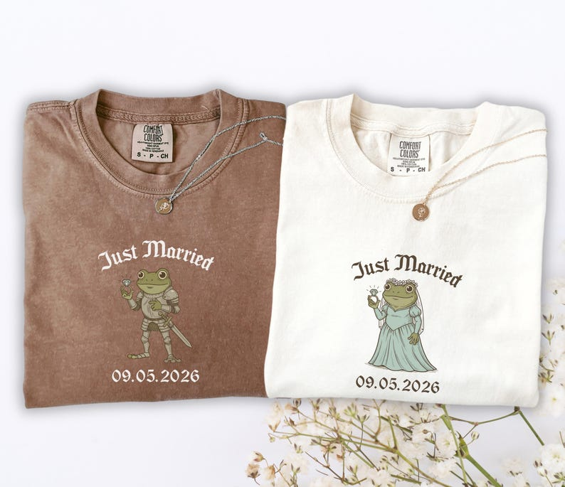 Just Married Frog Shirt, Personalized Newlywed Matching Couple Shirts, Bride And Groom Funny Frog Lovers Tshirt, Wedding Couple Gift Tee